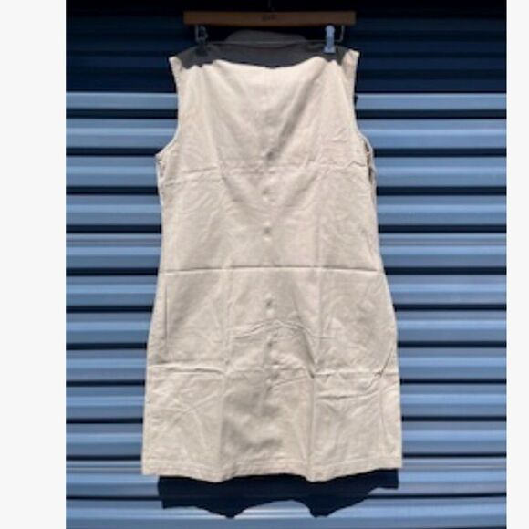 Sleeveless Skirts . Size: Medium 8 . Khakis Button Front . 100% Cotton . New - Picture 2 of 4